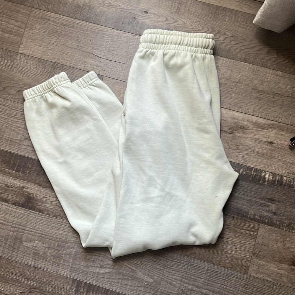 Sweatpants - Picture 4 of 6